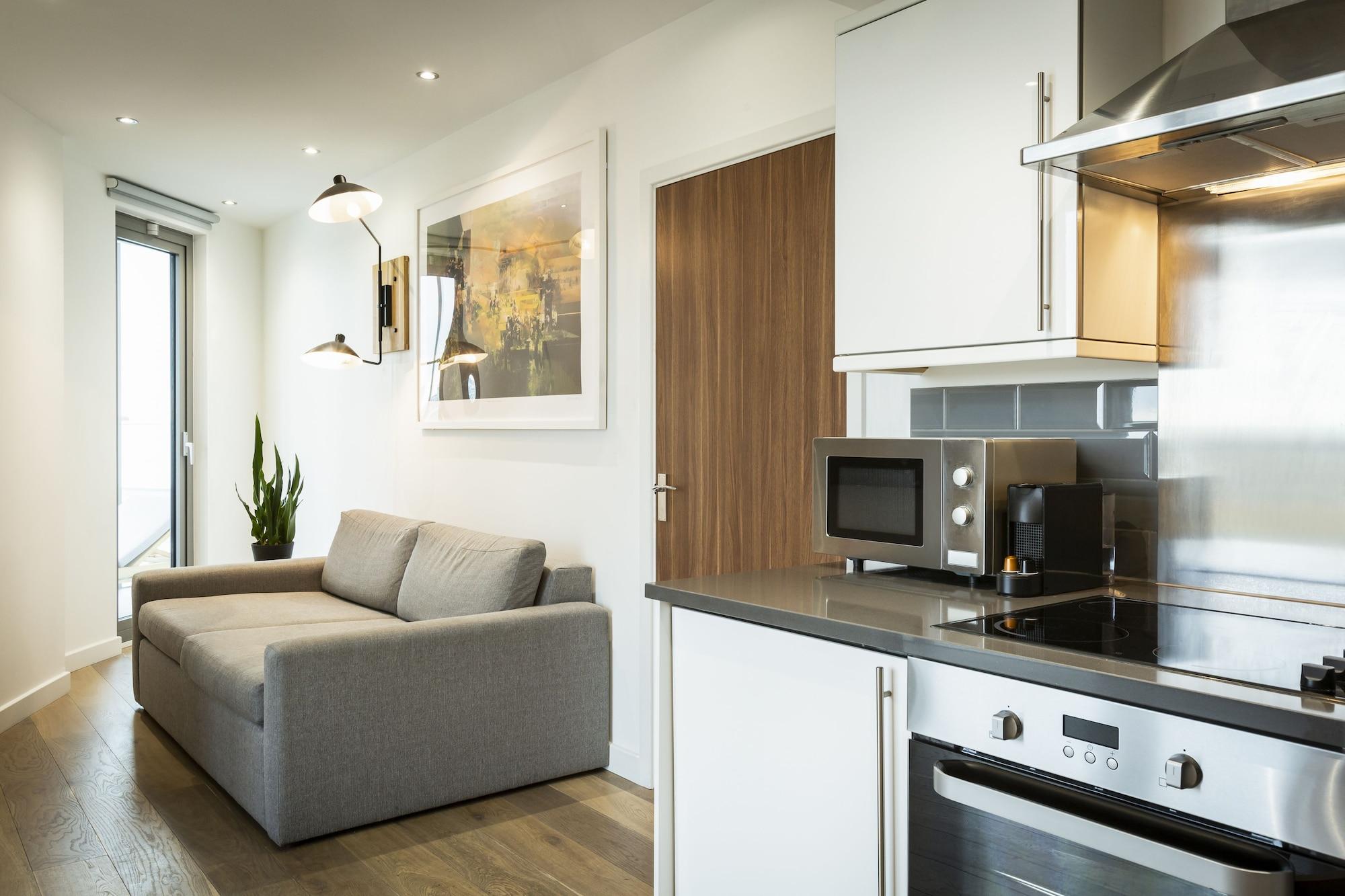 Adagio London Aparthotel 4*