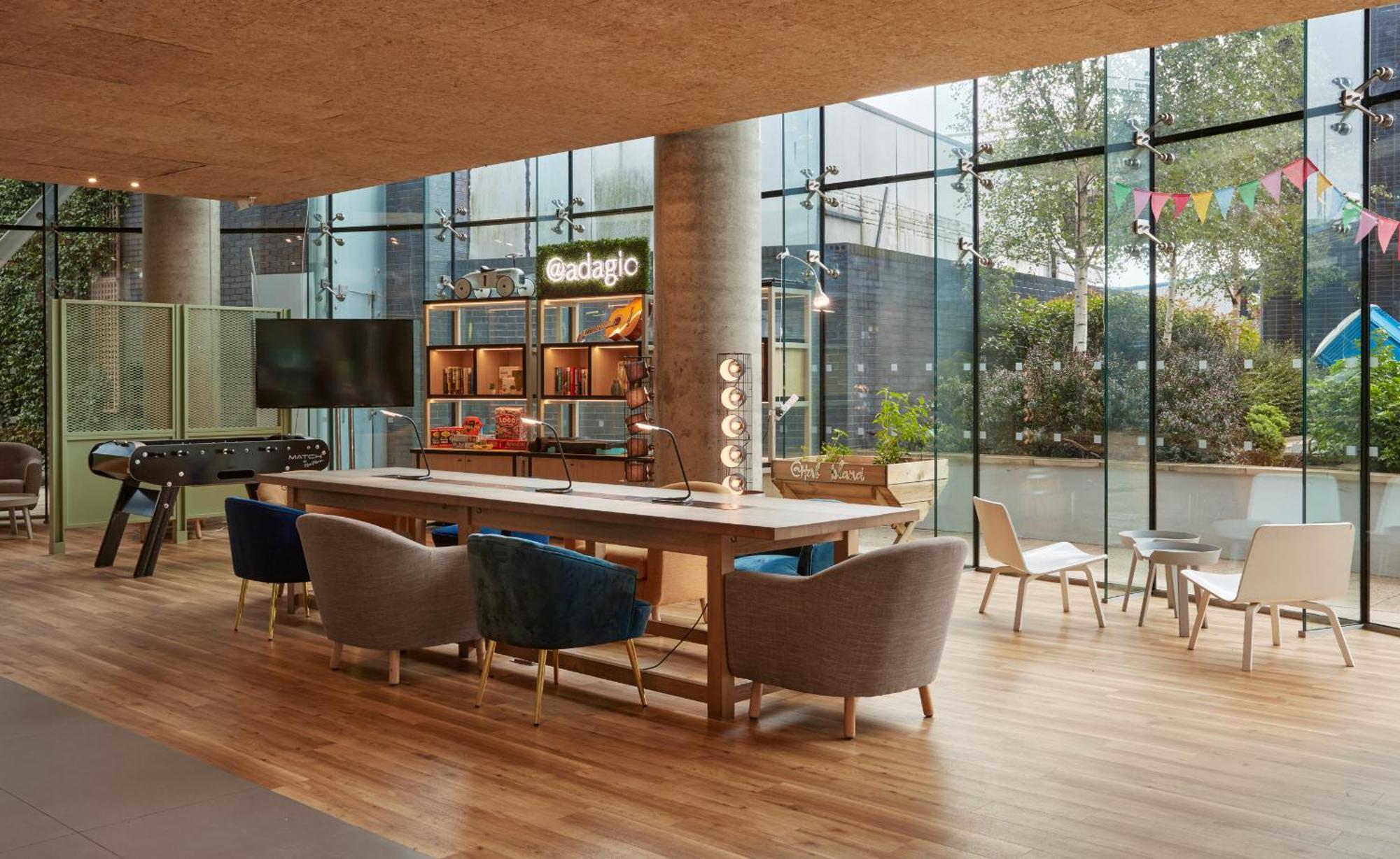 Adagio London Aparthotel 4*